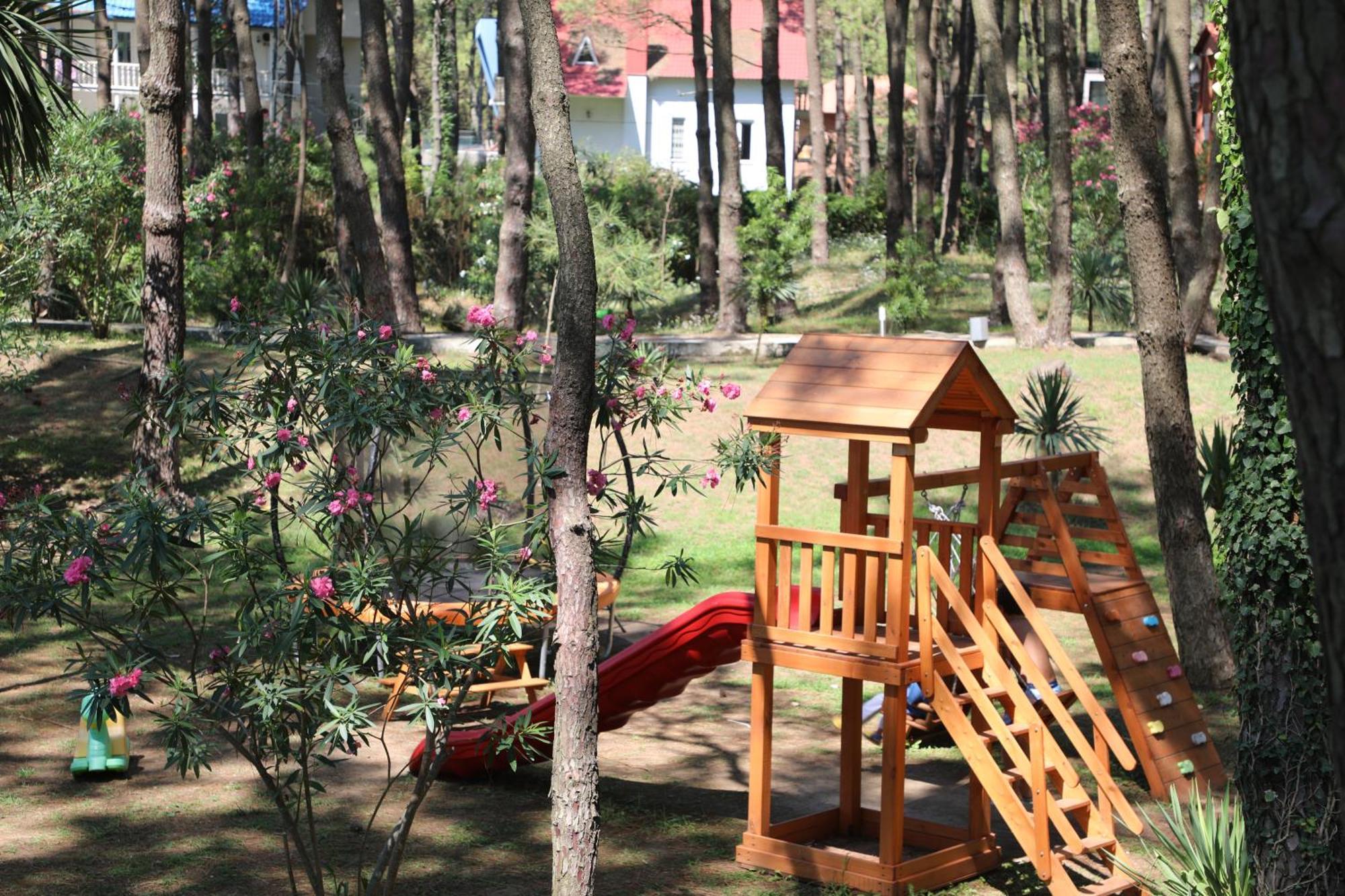 Andamati Beach Resort Ґріґолеті Екстер'єр фото